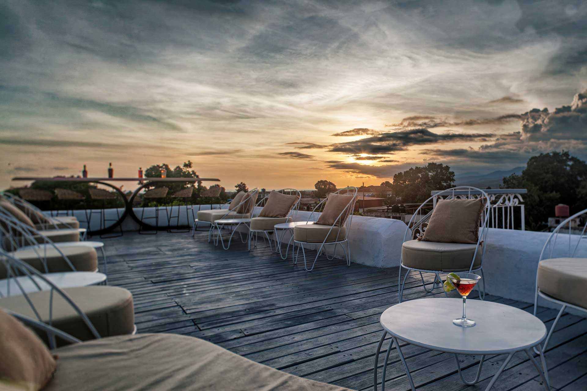 Mansion-Alameda—Rooftop-Sunset-Bar-(4)
